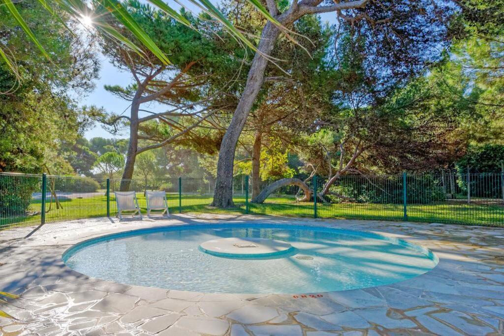 La Badine 5P Plage Piscine Clim Jacuzzi Parc Luxuriant Hyères Dış mekan fotoğraf
