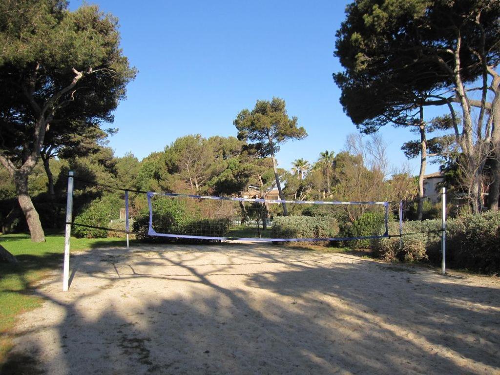 La Badine 5P Plage Piscine Clim Jacuzzi Parc Luxuriant Hyères Dış mekan fotoğraf